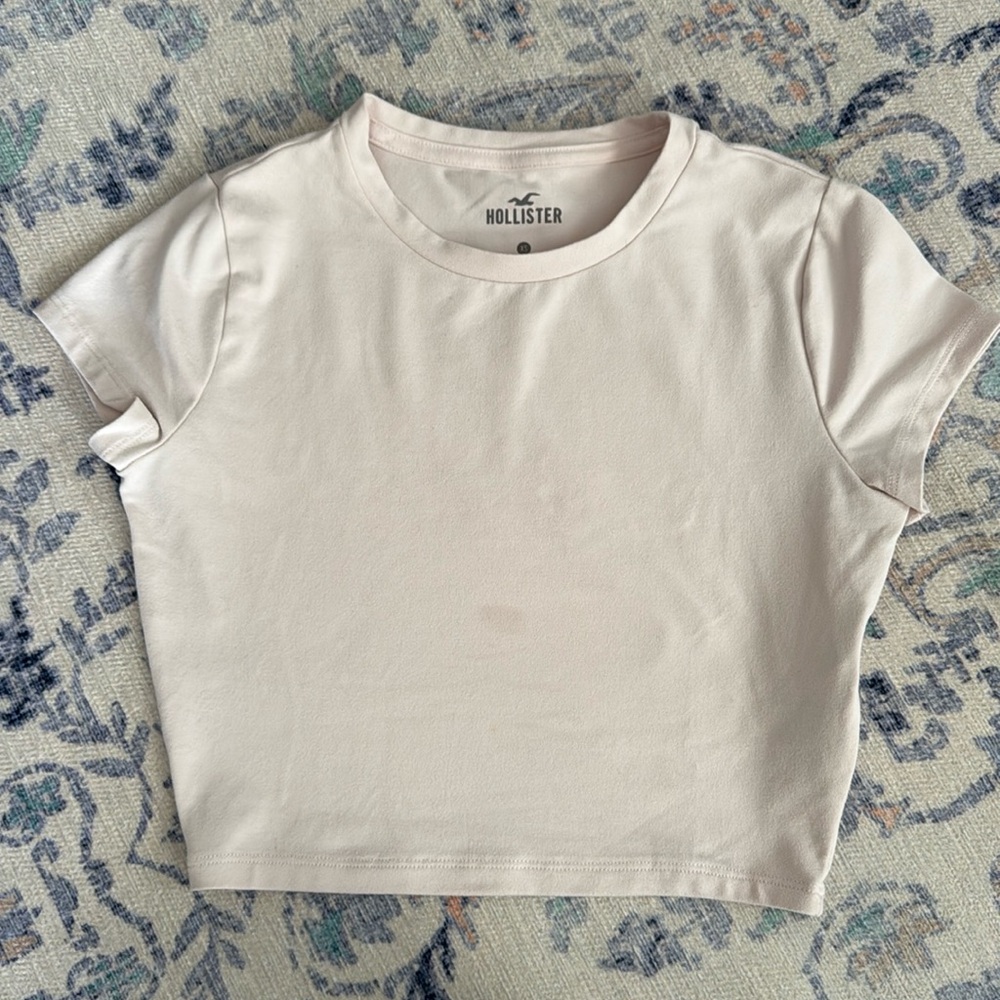 hollister light pink cropped baby tee